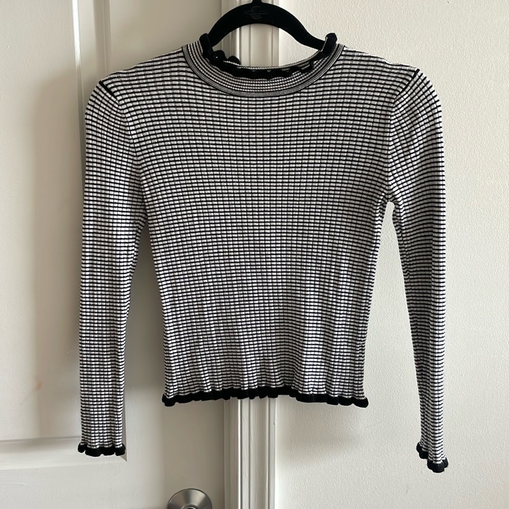 Forever 21 Black & White Long sleeve shirt